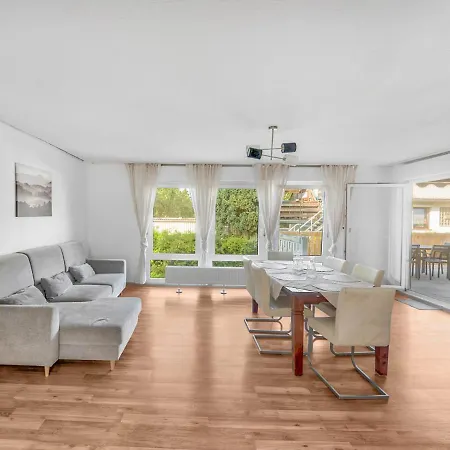 Work & In Adelheitsdorf
